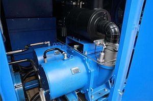 ДВА ТРЕХФАЗНЫХ НИЗКООБОРОТИСТЫХ ЭЛЕКТРИЧЕСКИХ ДВИГАТЕЛЯ